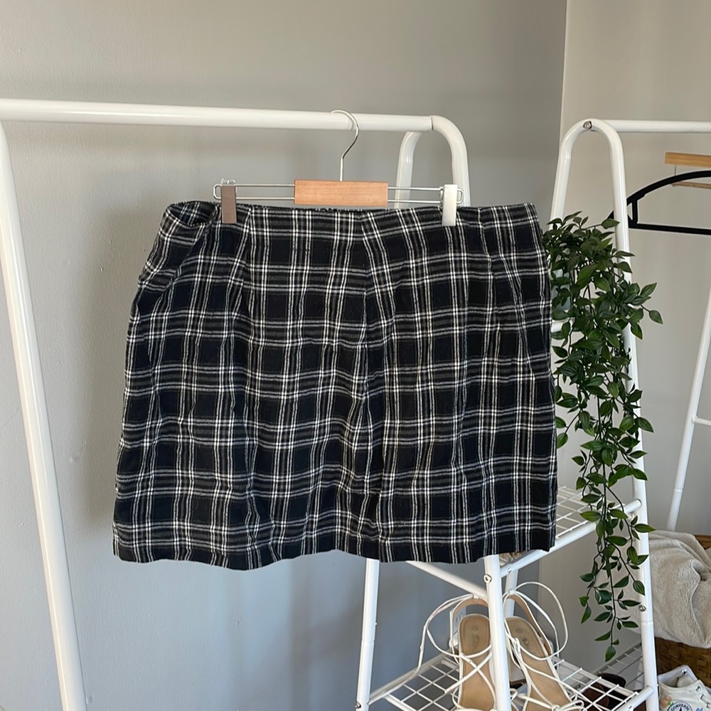 SHEIN Black Plaid Skirt